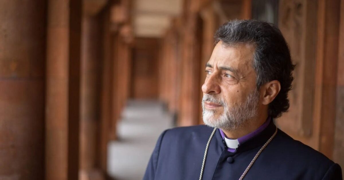 Հովնան արքեպիսկոպոս Տերտերյանը ամերիկյան հայ համայնքի և իր թեմի քահանաների ճնշման ներքո «դարձի է եկել». «Հրապարակ»