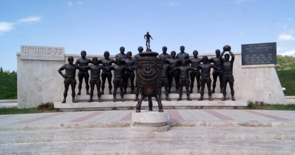 Ո՞ւմ և ինչո՞ւ է խանգարում «Արարատ 73»-ի անունը. «Փաստ»