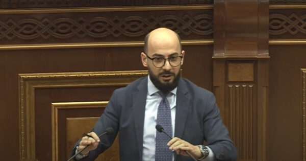 Արթուր Հովհաննիսյանը կեղծ տվյալներով վարձավճար է ստացել պետբյուջեից. «Ժողովուրդ»