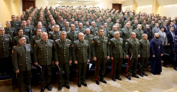 Նախընտրական քայլեր՝ բանակում. «Հրապարակ»