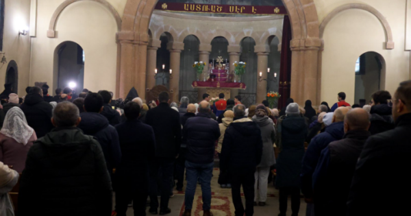 «Հայ հասարակությունը փոթորկված է». Արագածոտնի թեմում կատարվել է ապաշխարության ու բժշկության աղոթք