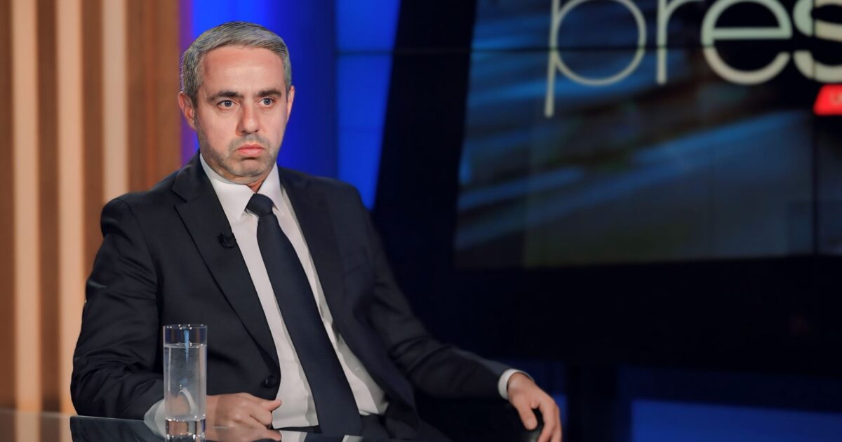 Հռետորը կարող է կրքոտ լինել, երկրի ղեկավարը՝ ոչ․ Արթուր Ղամբարյան