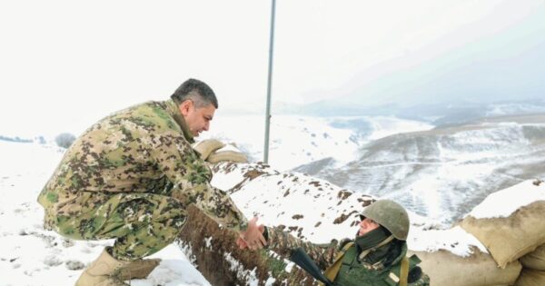 Վստահ եմ, որ համատեղ ուժերով վերգտնելու ենք Բանակի տոնի իրական խորհուրդն ու արժեքը. Արթուր Վանեցյան