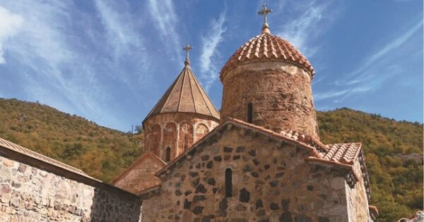 Վեհափառ Հայրապետի օրհնությամբ՝ լույս է տեսել «Արցախի մշակութային Ժառանգության ոչնչացման և բռնայուրացման՝ Ադրբեջանի քաղաքականությունը (2020-2025 թթ․)» վերնագրով ուսումնասիրությունը