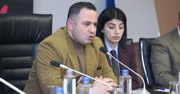 Հայաստանում այսօր ավելի ձեռնտու է անձրևոտ եղանակին աշխատել տաքսու վարորդ, քան բժիշկ. Գևորգ Գրիգորյան