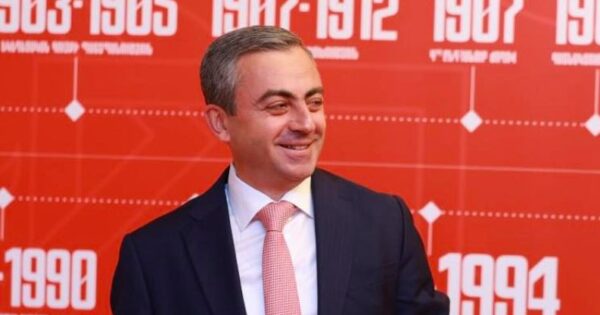 Իմ բացակայությունը նկատելի է, ձեր ներկայությունը՝ անտանելի. Իշխան Սաղաթելյան