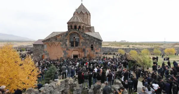 Դասի ժամին Օհանավանի ուսուցիչներին ու աշակերտներին տարել են կարգալույծների պատարագին․ NEWS.am