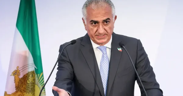 Իրանի վերջին շահի որդին՝ Ռեզա Փահլավին, հայտարարել է, որ պատրաստ է Իրան վերադառնալ