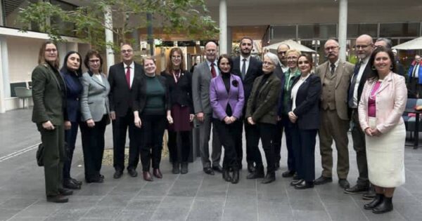 Ընդդիմադիրները ՔՊ-ականների հետ գործուղումներից ամաչում են. «Հրապարակ»