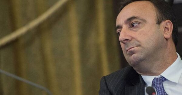 Ով կփոխարինի Հրայր Թովմասյանին. «Հրապարակ»