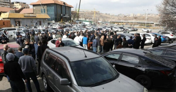 Տաքսի ծառայությունների ակնհայտ ու թաքնված խնդիրները. «Փաստ»