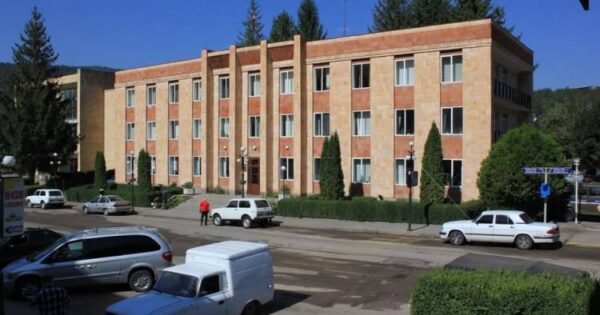 Հները չկառուցած՝ նոր խոստումներ են տալու. «Հրապարակ»