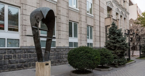 Իրարամերժ և փաստական հիմնավորում չունեցող տեղեկություններ՝ դատարանին.ԿԲ-ի մի կարգադրության հետևանքը. «Փաստ»