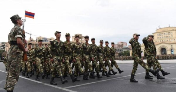 Իշխանությունը շքերթի է պատրաստվում. «Հրապարակ»