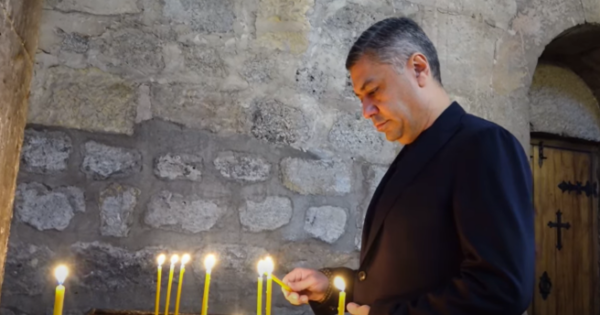 Ամեն կերպ կանգնած ենք լինելու Եկեղեցու և Վեհափառի կողքին. Արթուր Վանեցյան