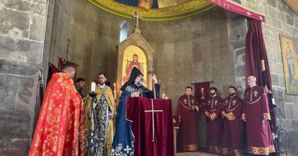 Գեղարքունյաց թեմի առաջնորդական տեղապահը մասնակցել է Մարտունու Սբ. Աստվածածին եկեղեցու Պատարագին