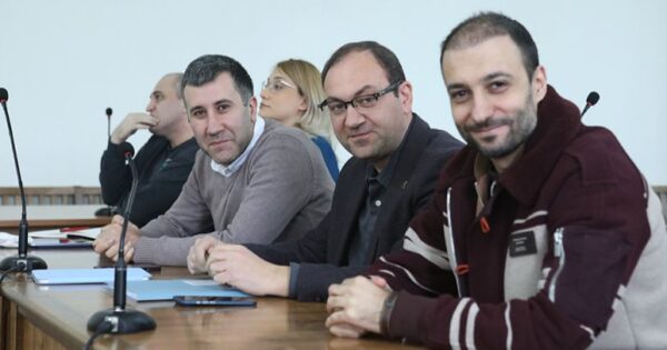 Այս վկան չպետք է դատարան հրավիրվեր. Սամսոնյանի ու Սաղաթելյանի պաշտպաններ