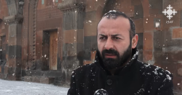 Բանակում ծառայություն իրականացնող հոգևորականներին առաջարկել են դուրս գալ Վեհափառի դեմ. Տեր Վանանդ