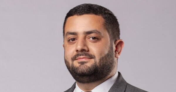 Ով է եղել ՔՊ պատգամավոր Դավիթ Դանիելյանի ոտքի տակը փորողը. «Հրապարակ»