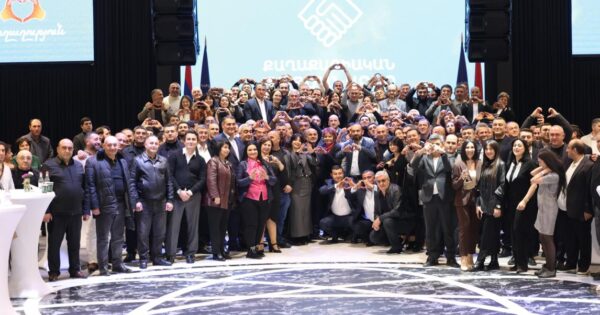 Զատիկից «հինգ պակաս»՝ համաժողով. «Հրապարակ»