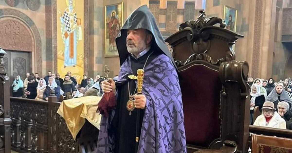 Հակաեկեղեցական արշավը ճաքեր է տալիս`Կոտայքի թեմի առաջնորդը լքո՞ւմ է Փաշինյանին. «Հրապարակ»