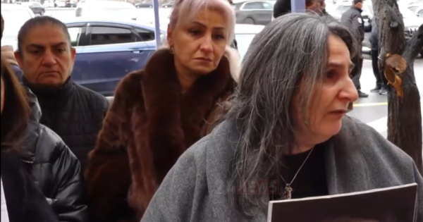 Մենք արդեն մահանում ենք, մարում ենք մենք արդեն. Անհետ կորած զինծառայողների մայրերի ու քույրերի ակցիան Կառավարության դիմաց