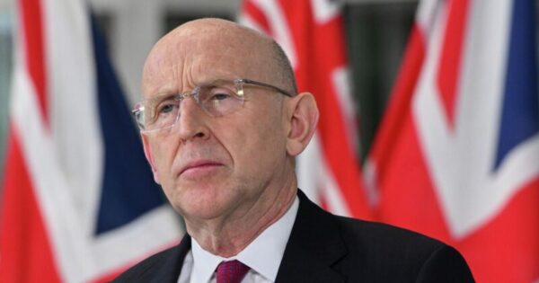 Բրիտանիայի պաշտպանության նախարարը մեկնում է Կիպրոս. BBC