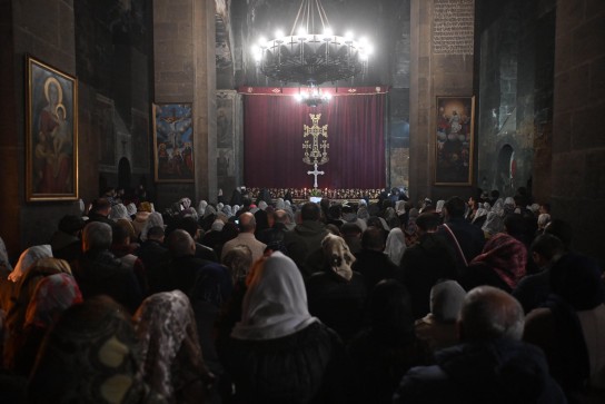 Հոգևորականները աղոթք բարձրացրին անազատության մեջ գտնվող Սրբազան Հայրերի, եկեղեցու զորացման համար