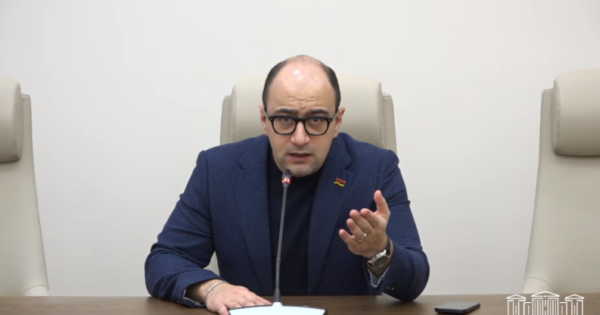 Եթե դու Հայ Առաքելական Եկեղեցու կողքին ես, դա ավտոմատ նշանակում է, որ Փաշինյանին դեմ ես. Հայկ Մամիջանյան