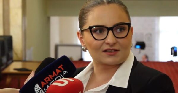 Մենք գործ ունենք պաթոլոգիկ ստախոս իշխանությունների հետ․ Քրիստինե Վարդանյան