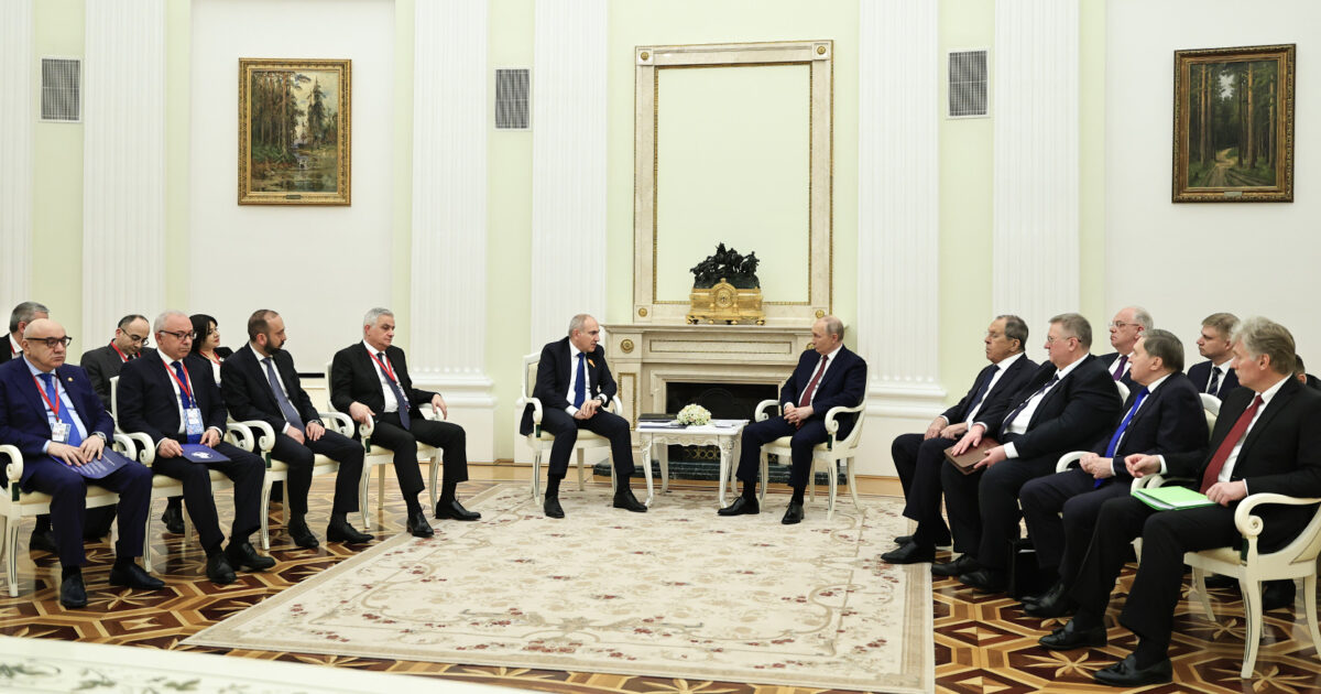 Ի՞նչ են դրդել Փաշինյանին արտաքին տերերը. «Հրապարակ»