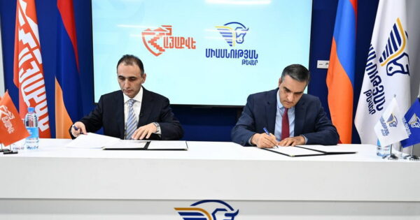 Ո՞րն է Արման Թաթոյանի և Ավետիք Չալաբյանի համագործակցությունը դադարեցնելու պատճառը. «Հրապարակ»