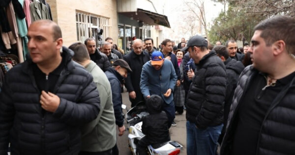 Նիկոլ Փաշինյանը խախտում է արդար մրցակցության սկզբունքը. «Փաստ»