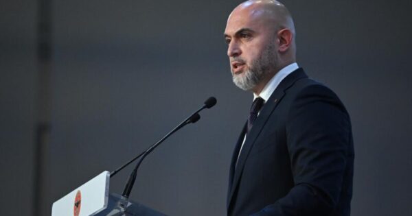 Գուցե վերջին հնարավորությունն է դուրս գալու գործած մեղքերի, կեղծիքի ու անպատվության ճիրաններից. գնանք, որ գնան. Արմեն Աշոտյան