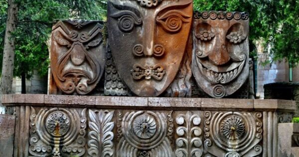 Ստեփանակերտում ոչնչացվել է մայրաքաղաքի խորհրդանիշներից մեկը` Թատերական աղբյուրը