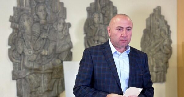 ԱԱԾ դիմակավորված անձինք անցած գիշեր ձերբակալել են Անդրանիկ Թևանյանին
