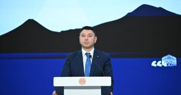 Փաշինյանը հիմա էլ իր կողմից Արցախի հանձնումը գցում է ԵԱՀԿ միջնորդների գրպանը․ Էդուարդ Շարմազանով