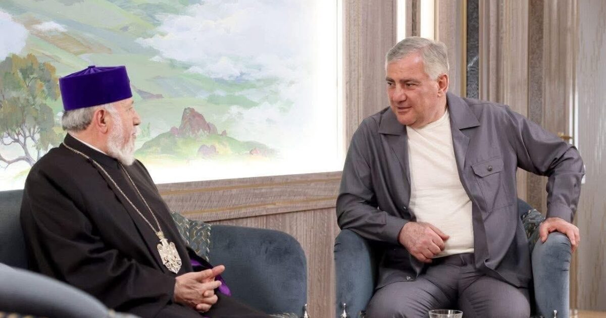 Վեհափառը հանդիպել է Սամվել Կարապետյանի հետ