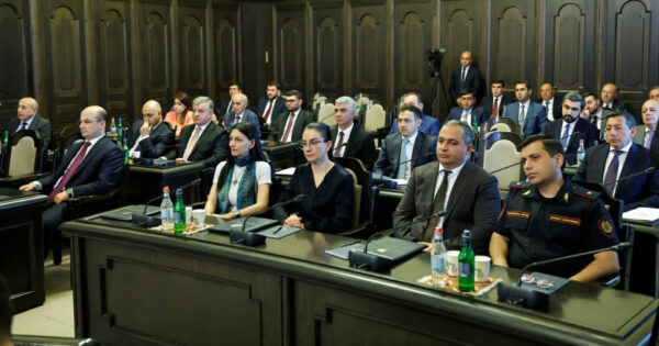 Բոլոր ինստիտուտների կազմալուծում ու վարկաբեկում. «Փաստ»