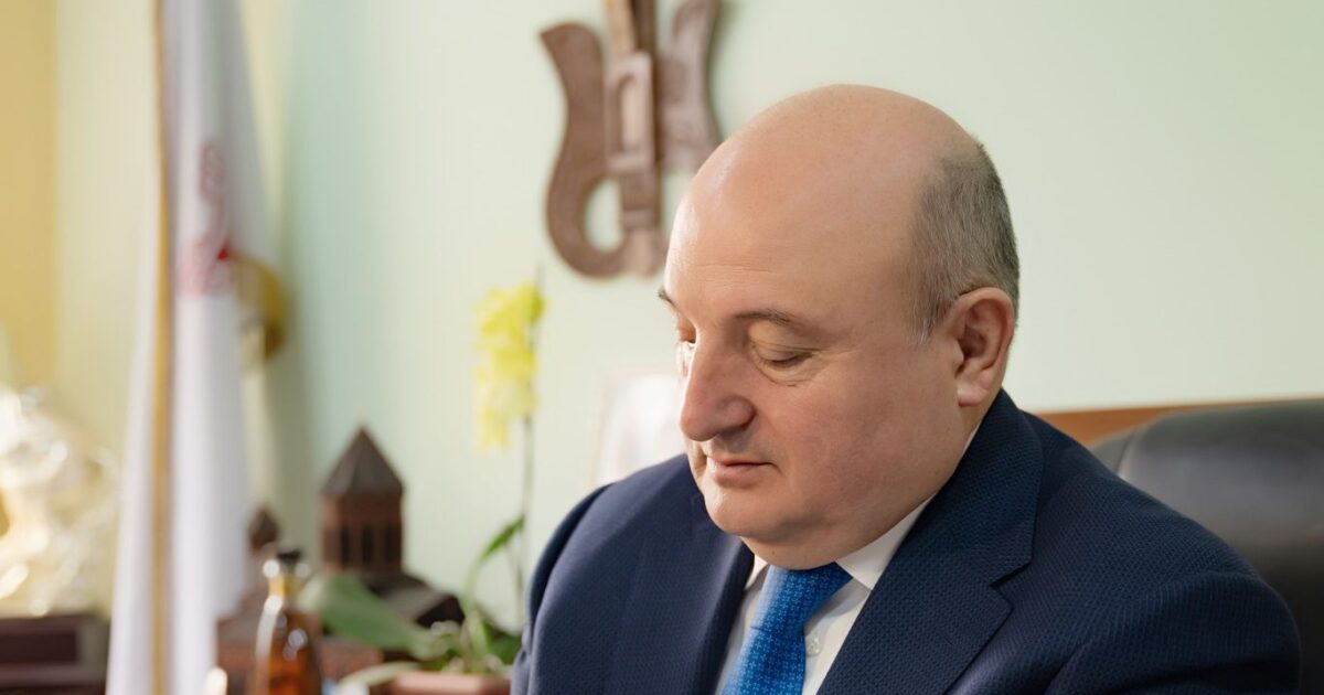 Ավետիս Առաքելյանը պատգամավորի մանդատ է ստանում, Գյումրու կառավարման հարցը՝ մնում բաց. ինչ պլան ունեն իշխանությունները. «Ժողովուրդ»