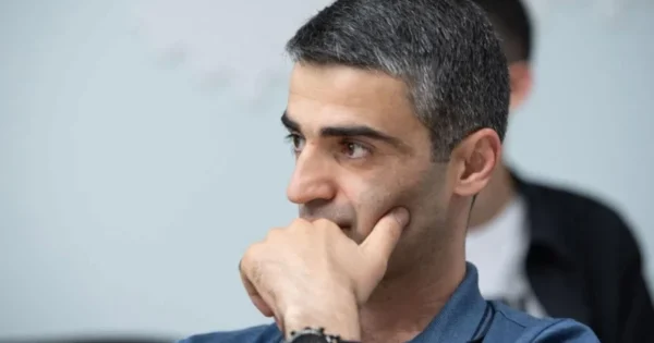 Ապօրինի ձերբակալվել է «Ապրելու երկիր» կուսակցության անդամ Արթուր Աստոյանը․ Մանե Թանդիլյան