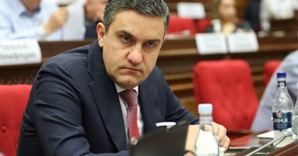 Անգիտակից փախուստ իրականությունից կամ հանցավոր ինքնախաբեություն. Արթուր Ղազինյան