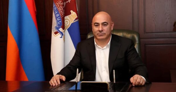 Ուժային կառույցներն աշխատում են Աբովյանի քաղաքապետ Էդուարդ Բաբայանի դեմ. «Հրապարակ»