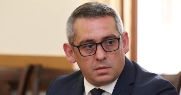 Արտյոմ Մեհրաբյանի կարճատև պատգամավորությունն ու հայտարարագրերի խճանկարը․ ի՞նչ ունեցվածքով նա հեռացավ խորհրդարանից. «Ժողովուրդ»