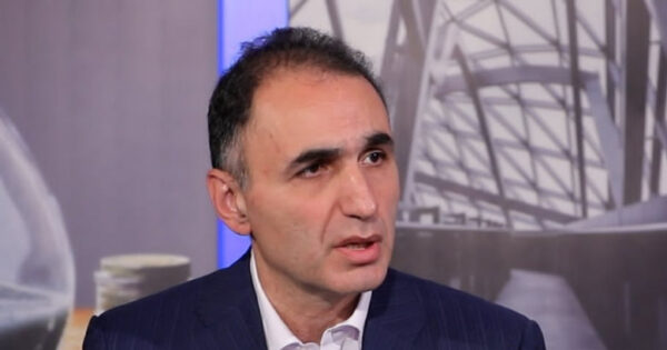 Շինծու գործերի սնանկությունը. Ավետիք Չալաբյանի դեպքի քաղաքական ու իրավական ուղերձները. «Փաստ»