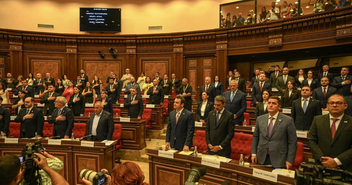 Ձեւավորվել են ԱԺ «տուր-­ագենտստվոները». «Հրապարակ»