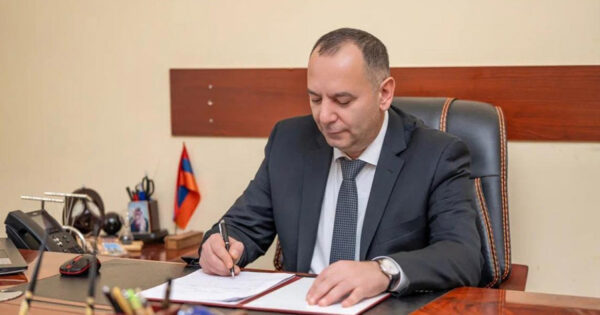 Քաղաքապետը «խաղաղություն» է խոստանում. «Հրապարակ»