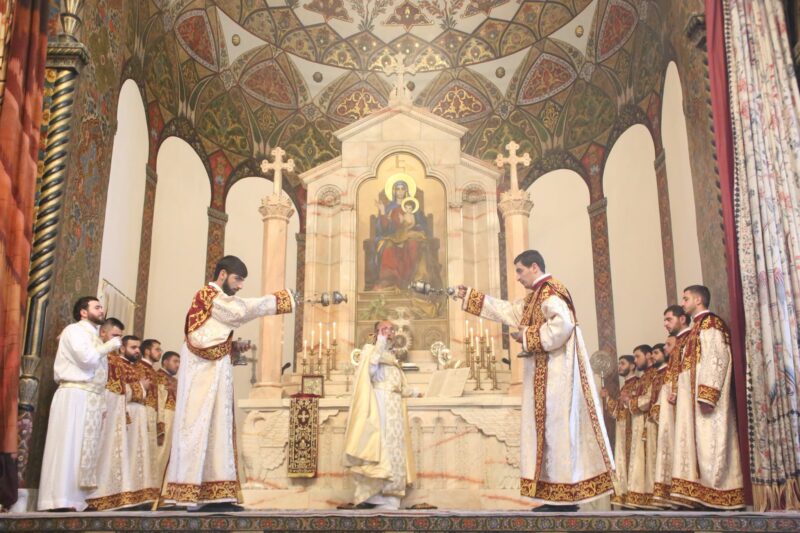 «Խաչը պետք է հաղթական լինի մեր երկրի բոլոր անկյուններում»․ Մայր Տաճարում նշվել է Խաչվերացի տոնը