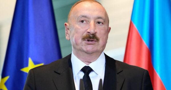 DW. Բաքուն ազատ է արձակել լրտեսության համար դատապարտված ֆրանսիացուն․ ԵՄ-ն ռուս միլիարդատերերին հանել է պատժամիջոցների ցուցակից