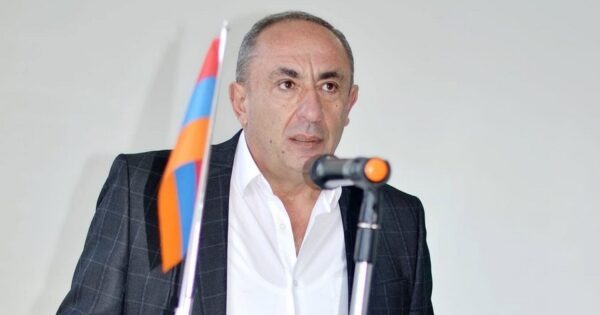 ՔՊ-ն Ստեփանավանում ավագանու ցուցակը վստահել է 37 անշարժ գույք և 12 տրանսպորտային միջոց հայտարարագրած Արայիկ Ներսիսյանին․ «Ժողովուրդ»